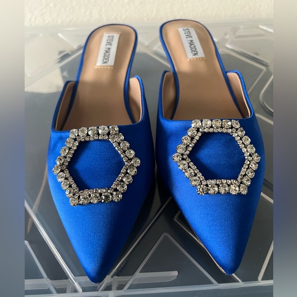 Steve Madden Shoes - Steve Madden short heel.